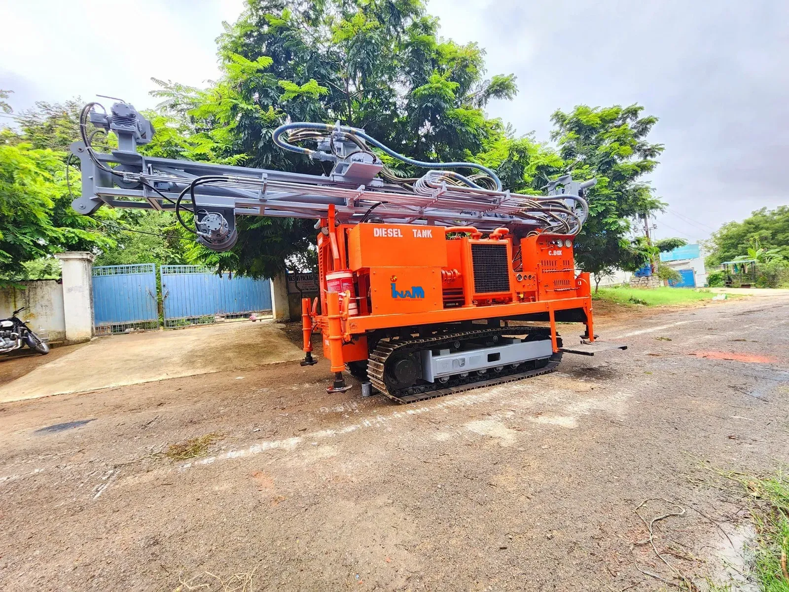 INAM Crawler-300